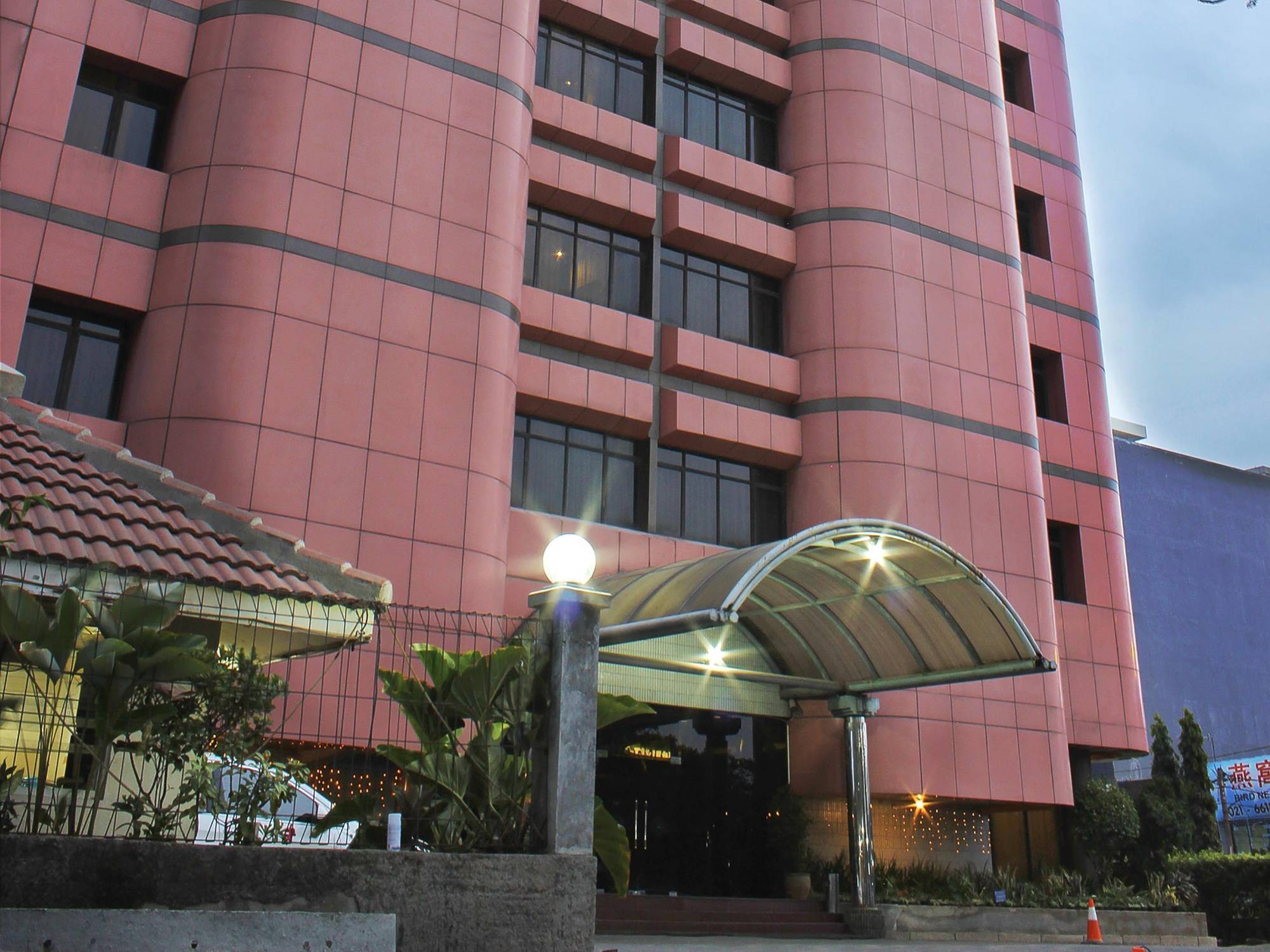 Sanno Hotel Jakarta Exterior photo